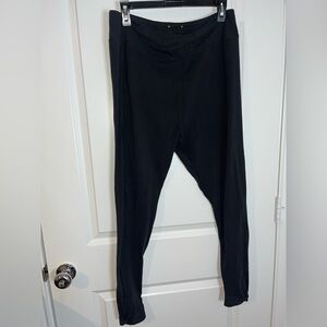 SO Women’s Sz XL Black Basic Essential Ankle Keyhole Cut-Out Fitted Leggings